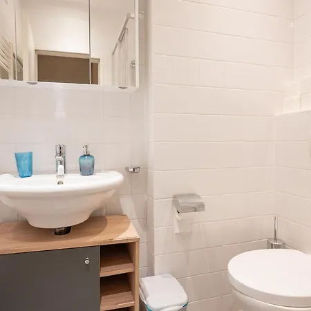 Charming With Balcony, Close To Stephansdom Cathedral Apartman Bécs