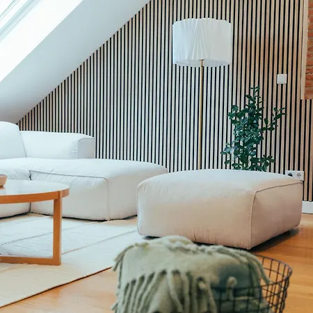 Large - Great For Groups - With Balcony Or Terrace Apartment *