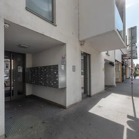 Apartment Mit Traumhafter Dachterrasse & Weitblick Vienna