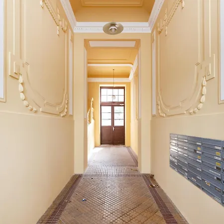 Apartment Zentrale Lage Mit Direkter Anbindung Ans Zentrum *