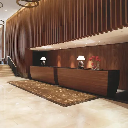 The Ritz-carlton,