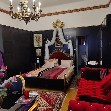 Luxury Near Castle Guest house