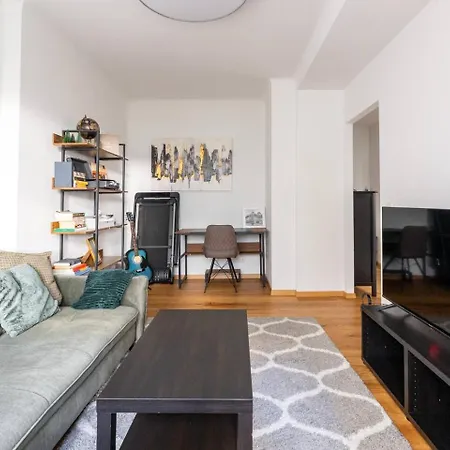 Apartment Near Metro - Netflix - Free Wifi *