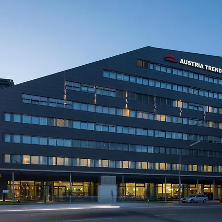 Austria Trend Doppio Hotell 4*