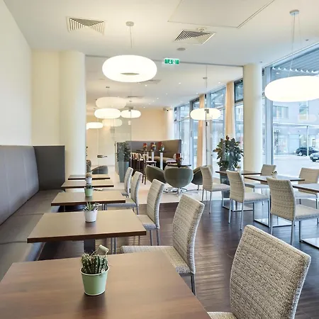 Austria Trend Doppio Hotell 4*