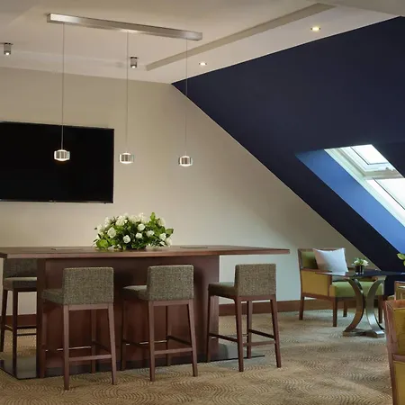 The Ritz-carlton, Hotel 5*