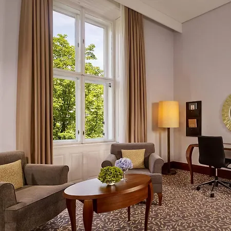 The Ritz-carlton, 5*