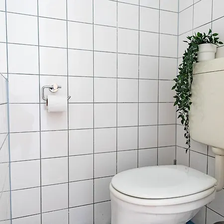 Spacious Apartment, 3 Min To U1 Reumannplatz Vienna