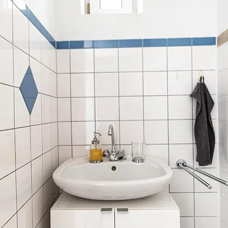 Spacious Apartment, 3 Min To U1 Reumannplatz *
