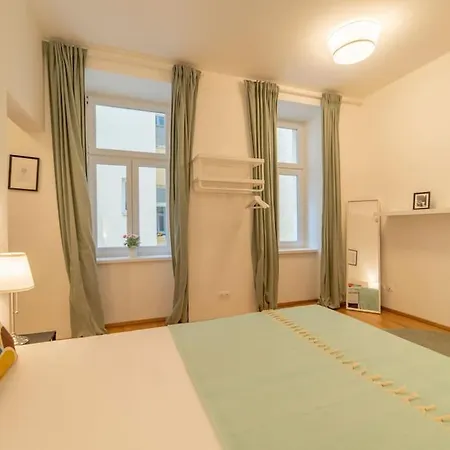 Spacious Mitten In * Viena