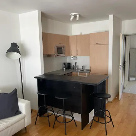 Apartment Traumwohnung Mit Balkon Im 17