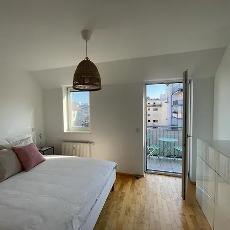 Apartment Traumwohnung Mit Balkon Im 17 Vienna