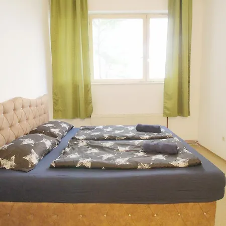 Hotel de apartamente Triple In Hutteldorfer Strasse Area Viena