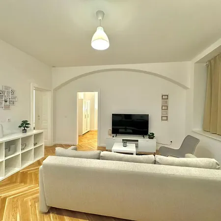 Ar Living & Apartamento *
