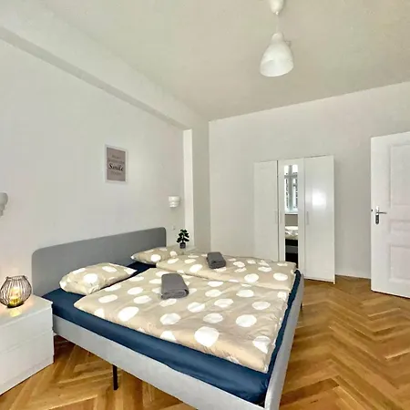 Apartamento Ar Living & Viena