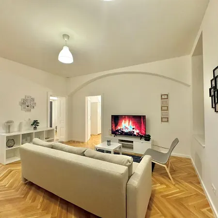 Ar Living & Apartamento Viena