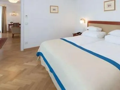 Hotel Ambassador