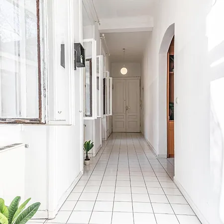 Large 4br Near Karlsplatz Ideal For Big Groups *