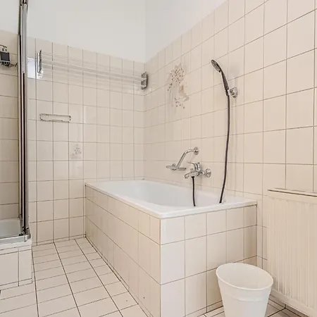 Large 4br Near Karlsplatz Ideal For Big Groups *