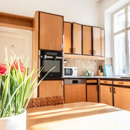 Large 4br Near Karlsplatz Ideal For Big Groups Vienna