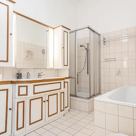 Apartment Large 4br Near Karlsplatz Ideal For Big Groups Vienna
