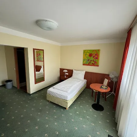 Breitenlee Otel Viyana