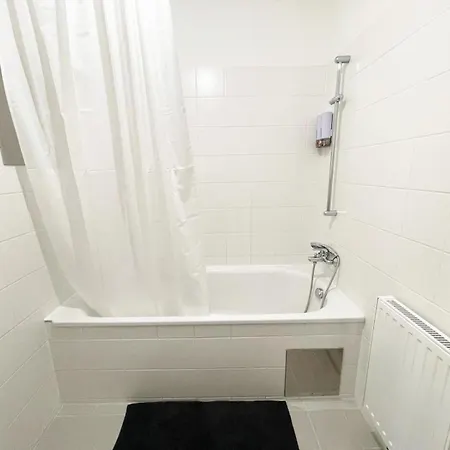 Apartmán Spacious 1br With Balcony Above Citygate Shopping Complex With Metro Access *