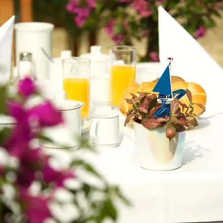 Strandhotel Alte Donau Hotel 4*