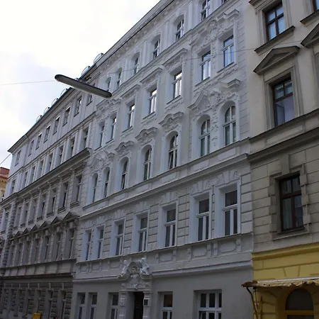 Your Abroad Apartmán *