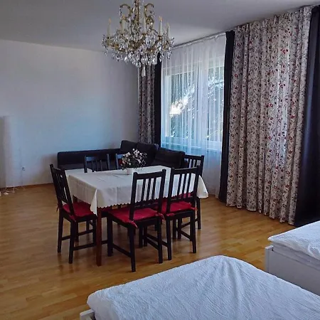 Nahe Rosenhuegel Apartment