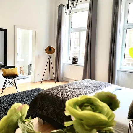 Belle Epoque Apartment
