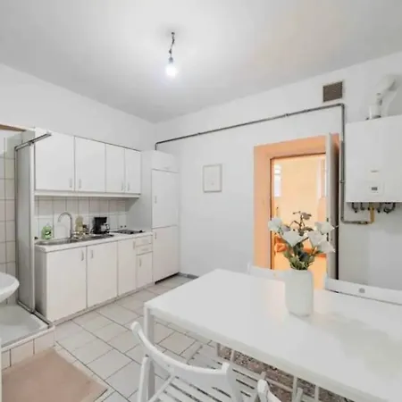 Souterrain Apartment