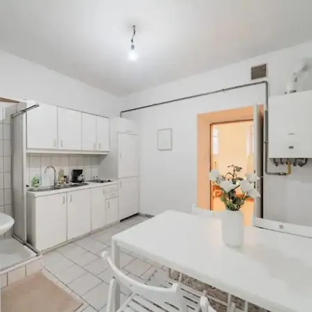 Apartment Souterrain