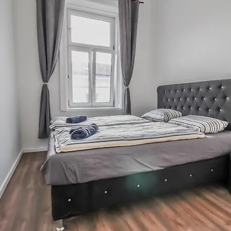 Gazde/Camere de închiriat Comfortable In The Alterlaa Area Lv5 *