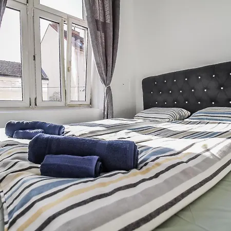 Comfortable In The Alterlaa Area Lv5 Gazde/Camere de închiriat