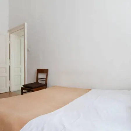 Maximillian Aparthotel 2*