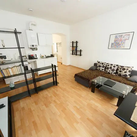 In Near Schoenbrunn & Westbahnhof - Keyless Check-in * Viena