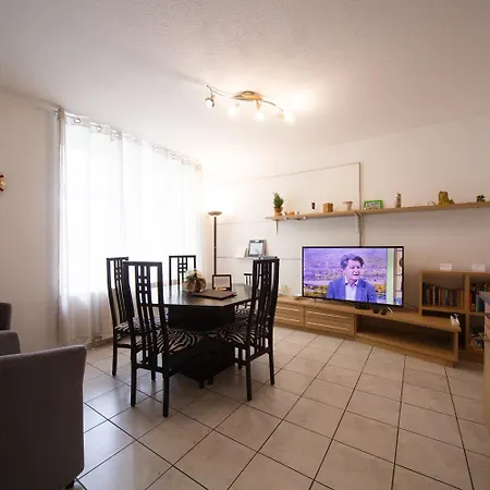 In Near Schoenbrunn & Westbahnhof - Keyless Check-in * Viena