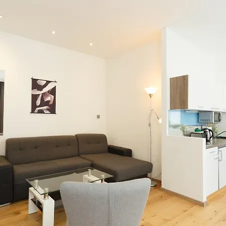 In Near Schoenbrunn & Westbahnhof - Keyless Check-in Apartament Viena