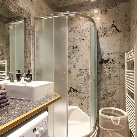 Schoenbrunn Palace Free Parking And 24h Check-in Apartment