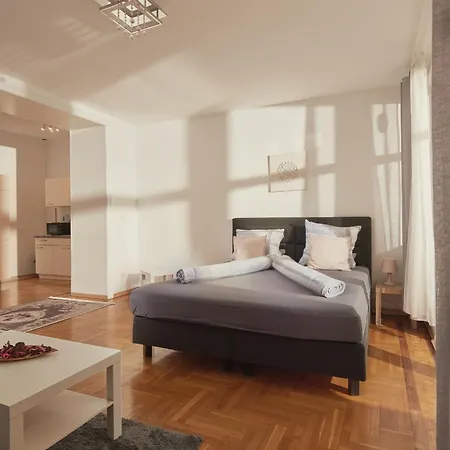 Schoenbrunn Palace Free Parking And 24h Check-in Apartment