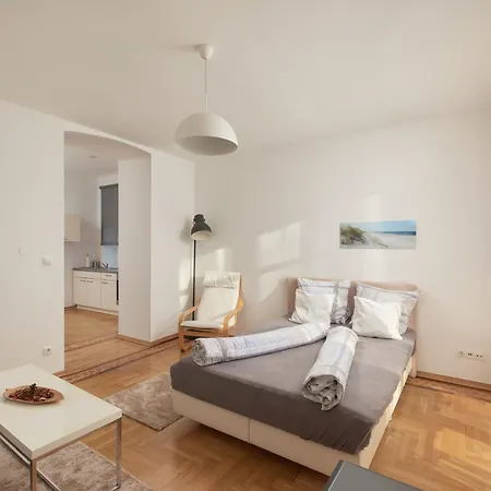 Schoenbrunn Palace Free Parking And 24h Check-in Apartment