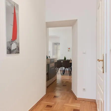 Schoenbrunn Palace Free Parking And 24h Check-in Apartment *
