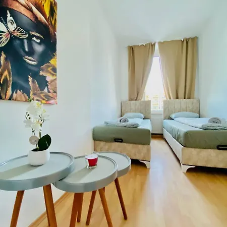 Comfortable In The 23rd District Of Fr4 Vienna