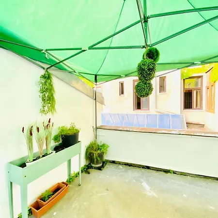 8 Fully Equipped W Terrace Margareten Apartment *