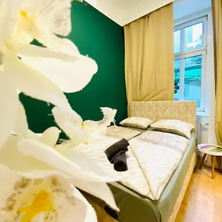 Apartment 8 Fully Equipped W Terrace Margareten *