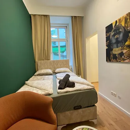 Apartment 8 Fully Equipped W Terrace Margareten