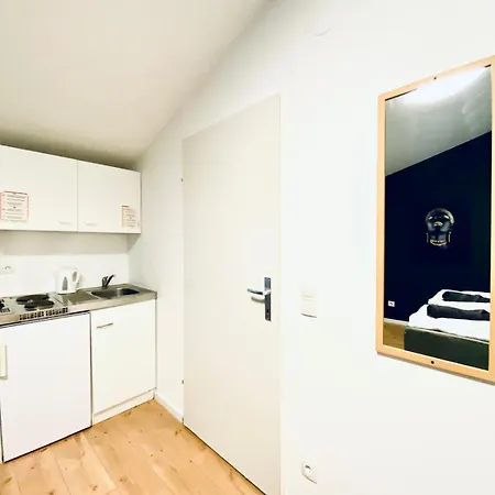 8 Fully Equipped W Terrace Margareten Apartment *