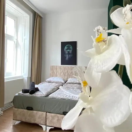 Apartment 8 Fully Equipped W Terrace Margareten *