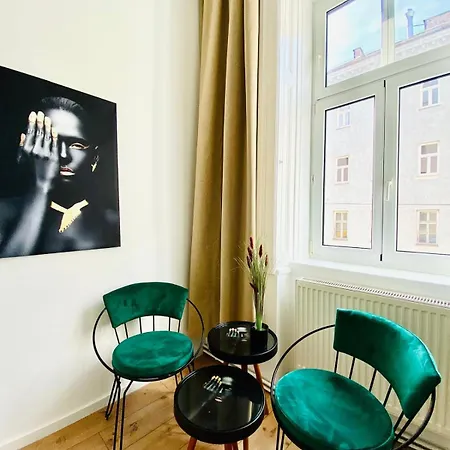 Apartment 8 Fully Equipped W Terrace Margareten